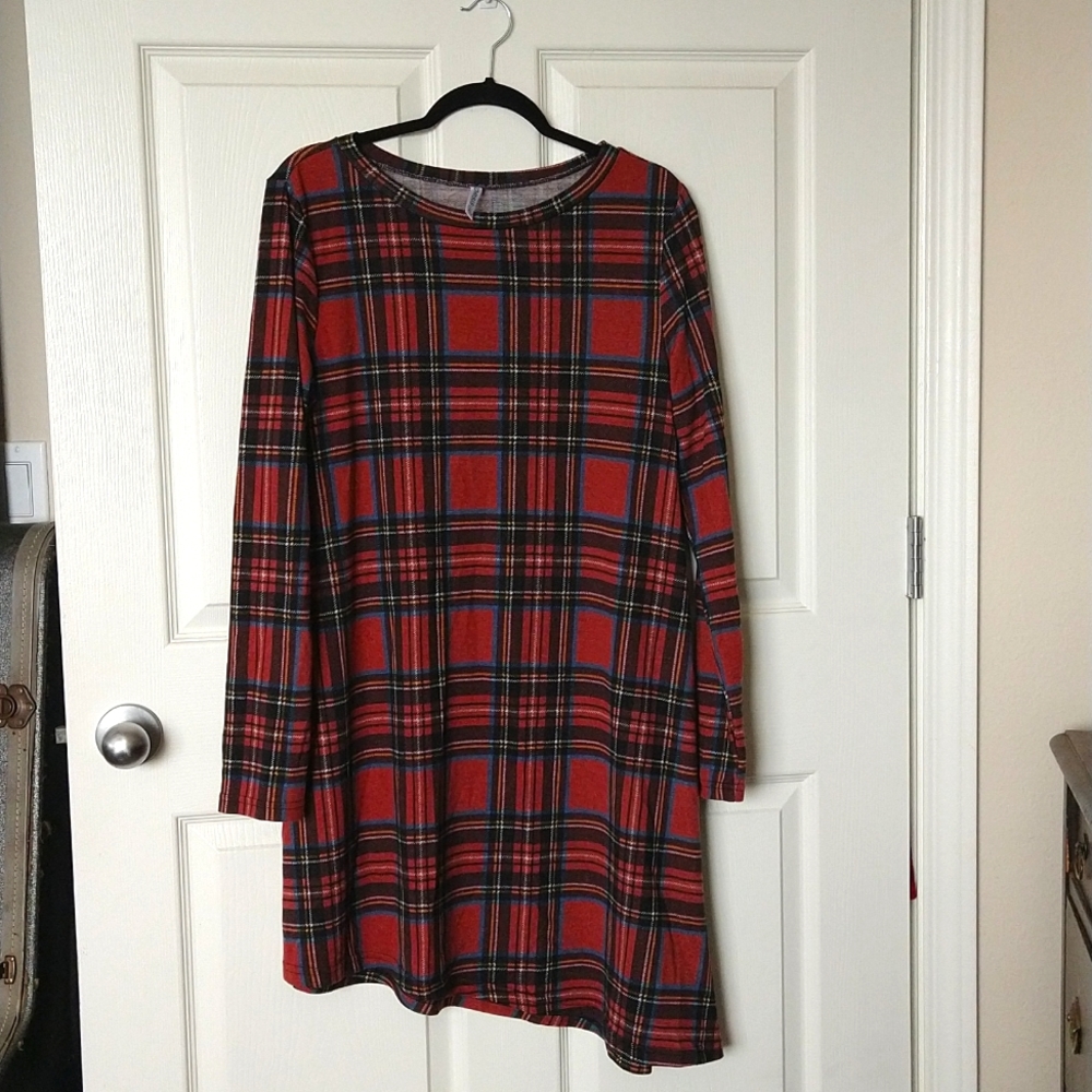 Stylish red plaid tunic dress